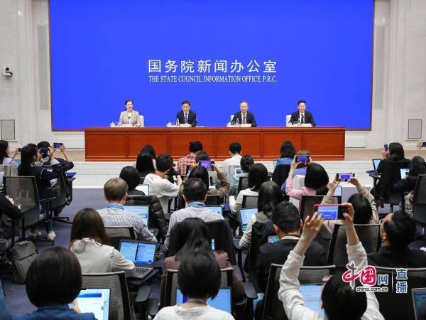 益丰配资 证监会：业绩差的公募基金必须少收管理费，扭转基金公司“旱涝保收”现象